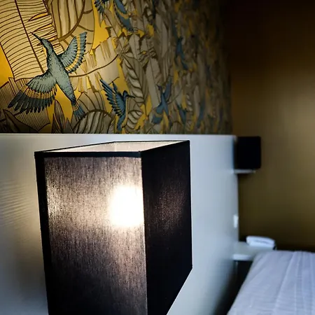 Отель Du Chateau De Joux 3*
